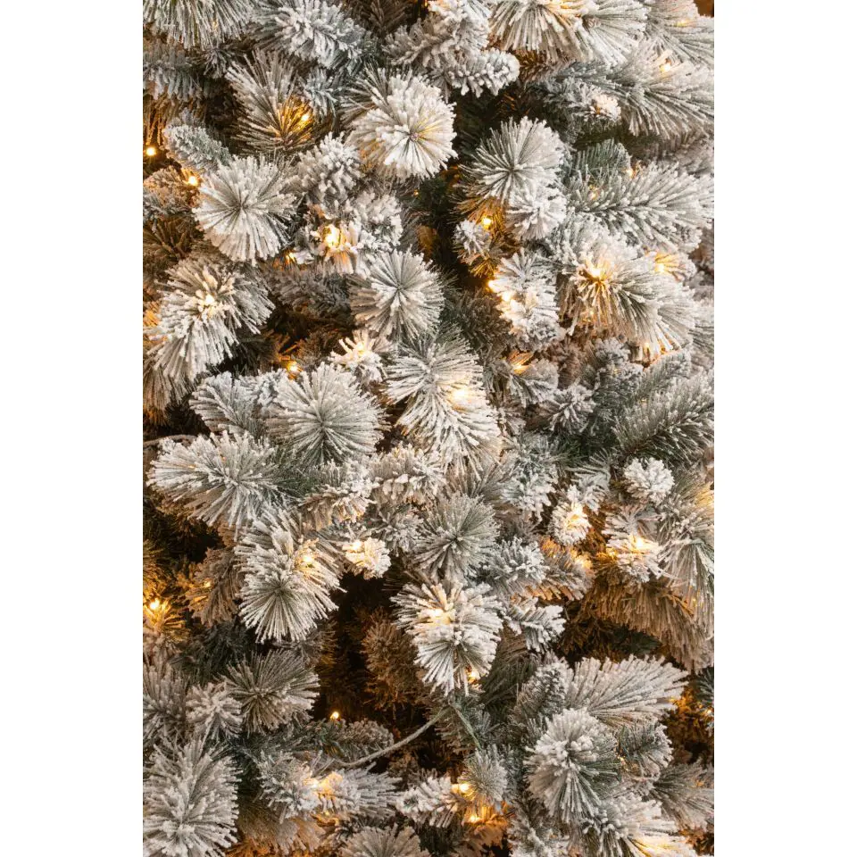 Napier Green Frosted Christmas Tree – 550 LED Lights